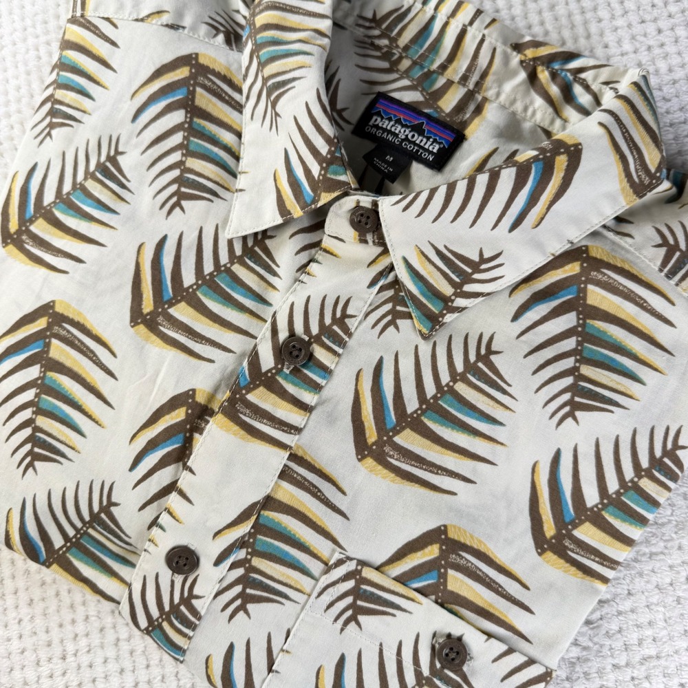 Patagonia Go To Shirt Mens Medium Palm Leaf Print Button Down Cream 52691 SP19